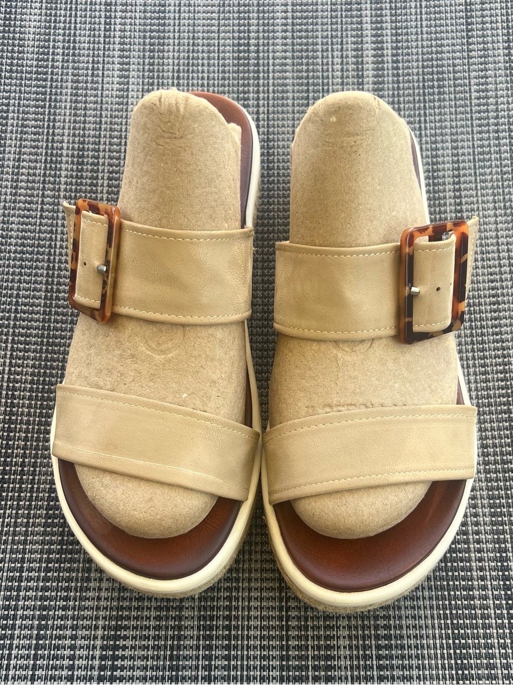 Mia Carleen Platform Slides Size 8.5 Good Condition